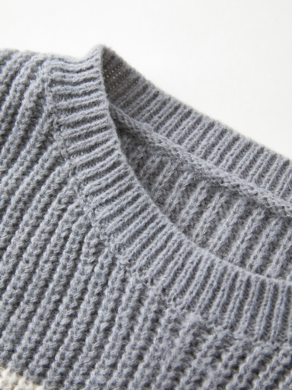 Sudadera de hombre en tejido calentito con rayas de colores en contraste-6