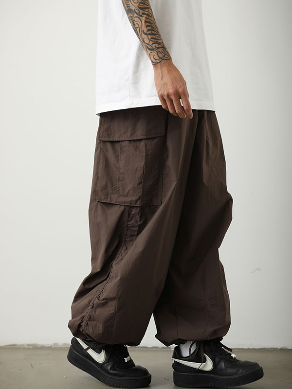 Pantalones cargo con pies atados y bolsillos grandes para hombre-3